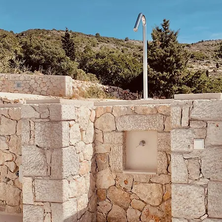 Egremni Hills Athánion